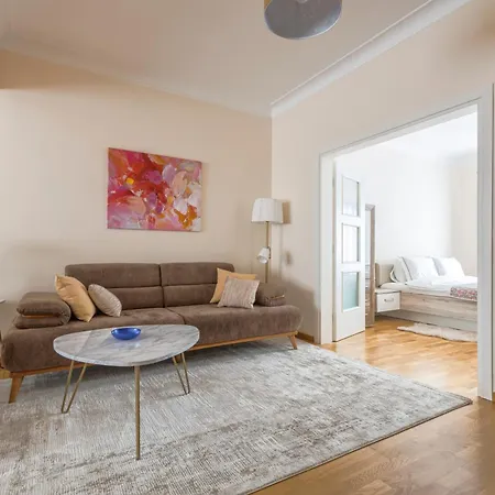Charming Light-filled 2br Near Park And Ndk * Sofia