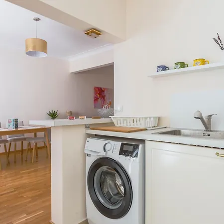 Charming Light-filled 2br Near Park And Ndk Sofia