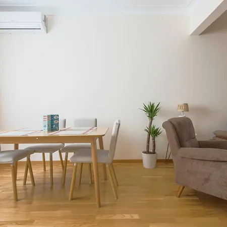 Charming Light-filled 2br Near Park And Ndk Apartament *