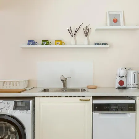 Charming Light-filled 2br Near Park And Ndk Sofia