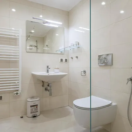 Apartament Charming Light-filled 2br Near Park And Ndk