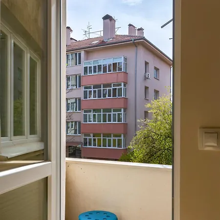 Apartament Charming Light-filled 2br Near Park And Ndk