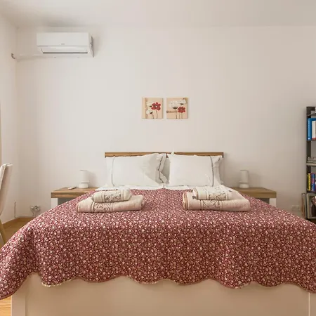 Charming Light-filled 2br Near Park And Ndk Apartament Sofia