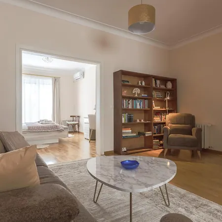 Apartament Charming Light-filled 2br Near Park And Ndk