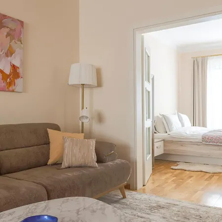 Charming Light-filled 2br Near Park And Ndk * Sofia