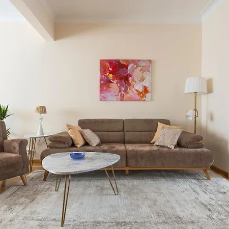 Charming Light-filled 2br Near Park And Ndk Sofia
